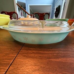 Vintage Pyrex Aqua Snowflake Divided Dish with Clear Lid